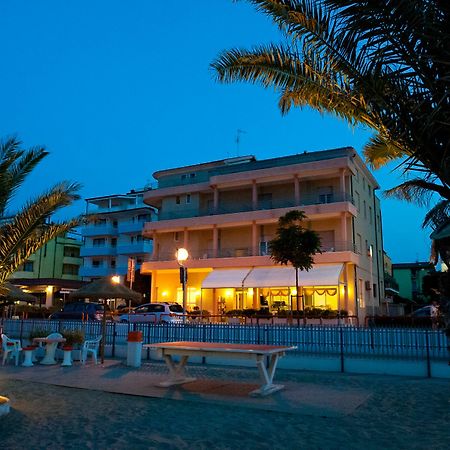Albergo Villa Mauri Rimini Ngoại thất bức ảnh