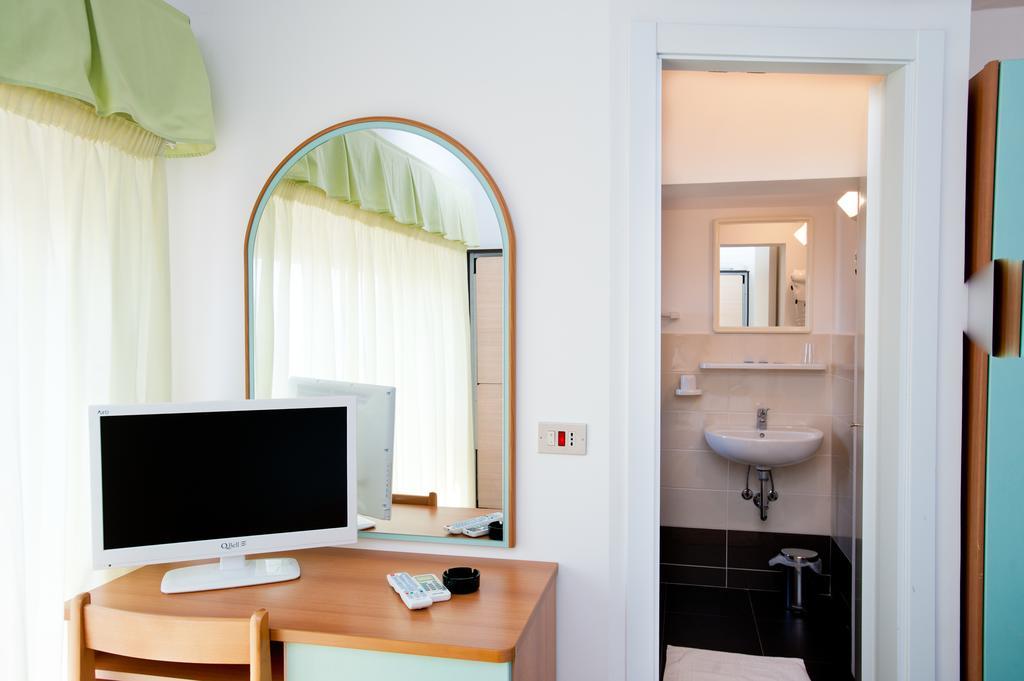 Albergo Villa Mauri Rimini Ngoại thất bức ảnh