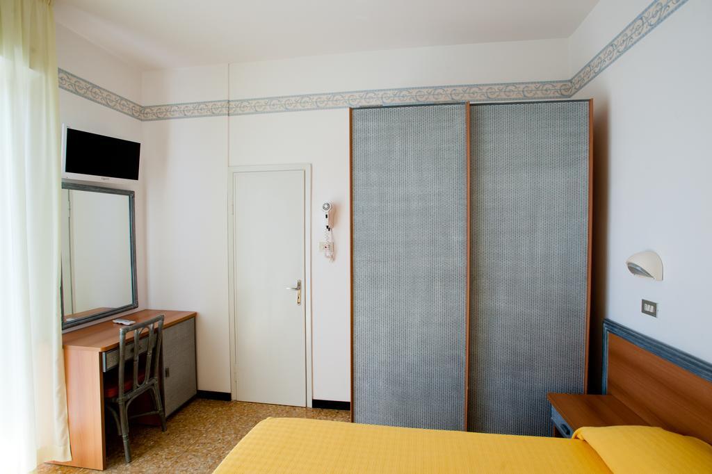 Albergo Villa Mauri Rimini Ngoại thất bức ảnh
