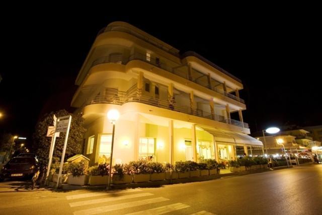Albergo Villa Mauri Rimini Ngoại thất bức ảnh