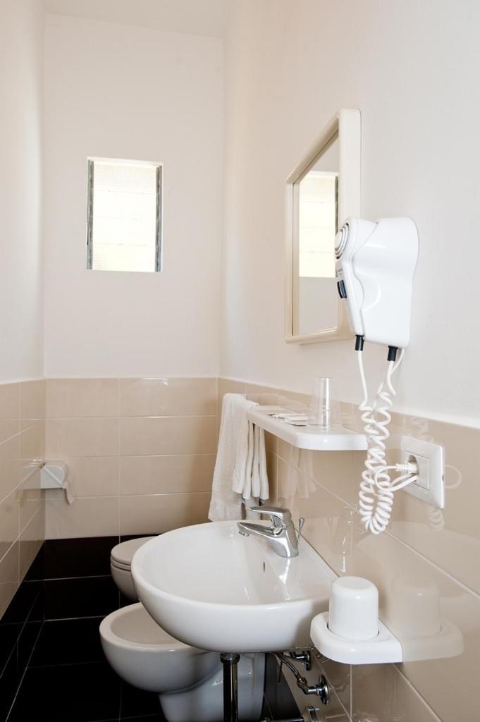 Albergo Villa Mauri Rimini Ngoại thất bức ảnh