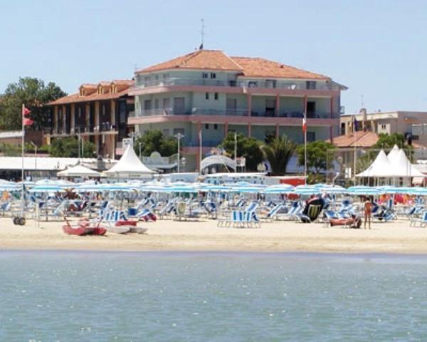 Albergo Villa Mauri Rimini Ngoại thất bức ảnh